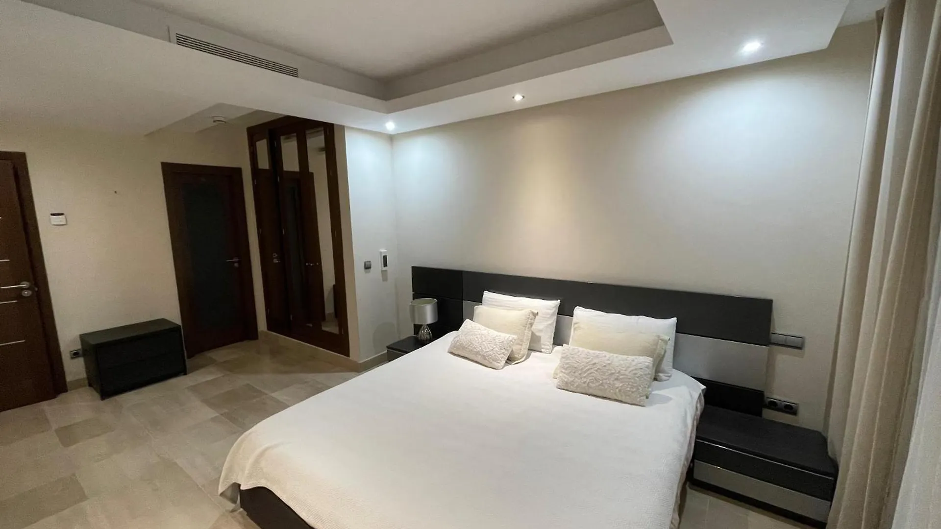 Apartamento Butique Bahia De La Plata Con Piscina Privada Estepona Apartment